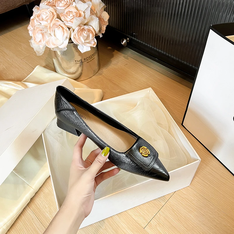 软皮粗跟尖头高跟鞋2024秋新款低跟女单鞋百搭舒适职业工作不累脚