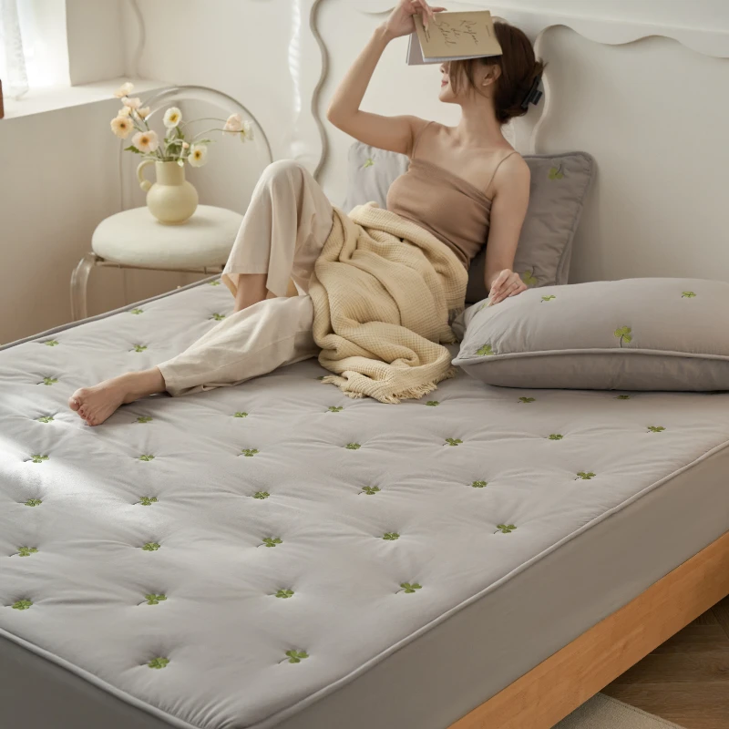 新款幸运四叶草纯棉水洗棉大豆纤维床笠