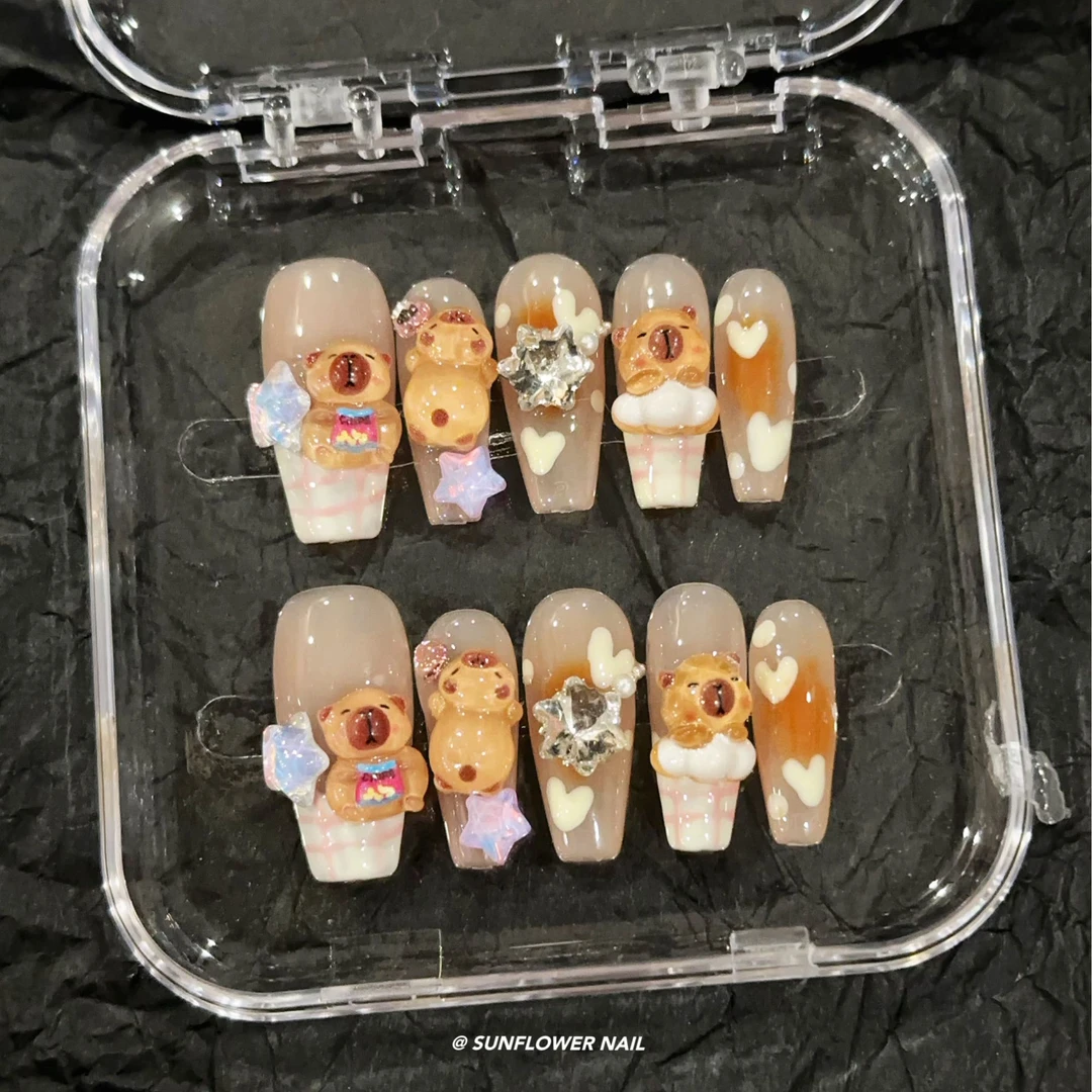 卡皮巴拉丨纯手工穿戴甲长款梯形水豚鼠夏日可爱卡通彩色学生美甲