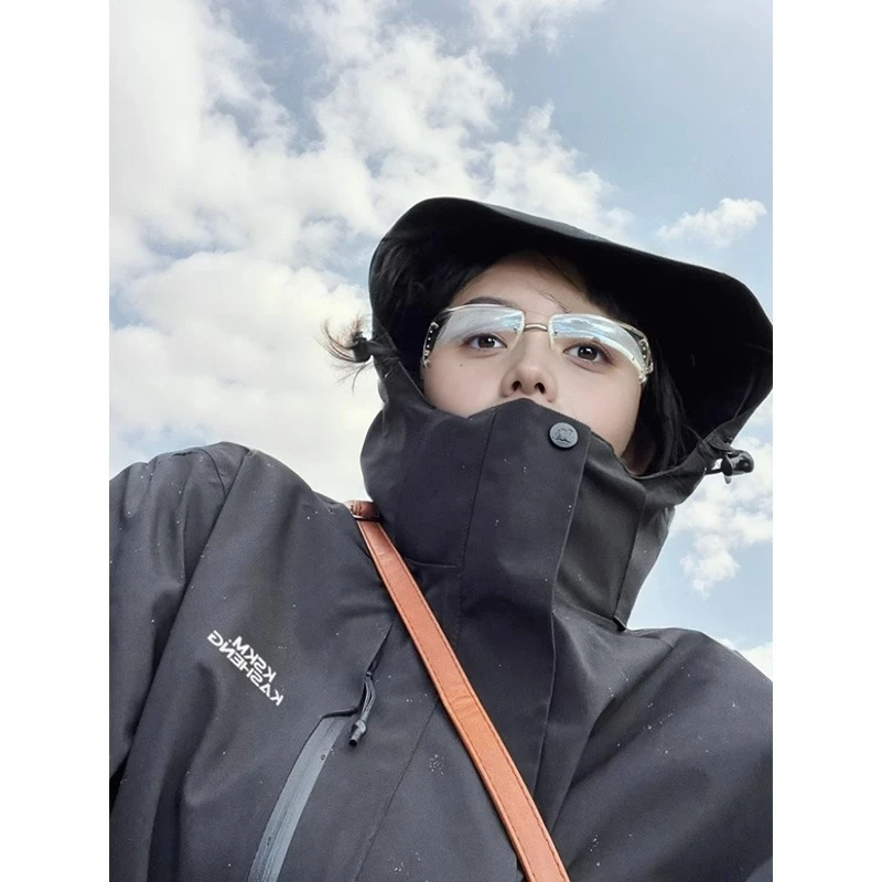 昆白黑色冲锋衣外套2024男早春穿搭内胆三合一情侣户外防风登山服