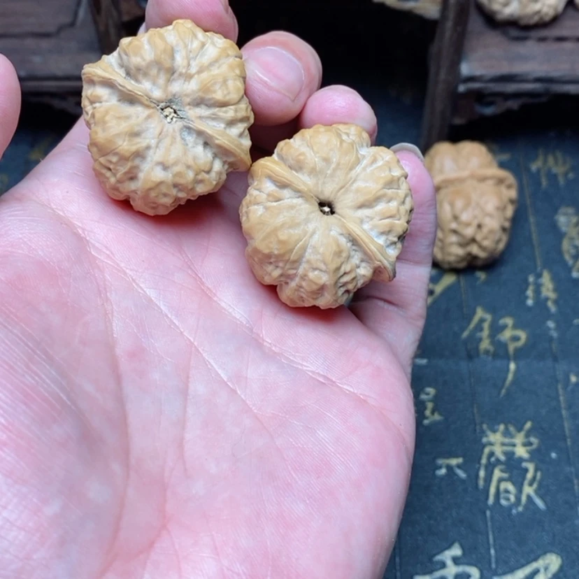 【闪购商品】桃核吊坠*️**