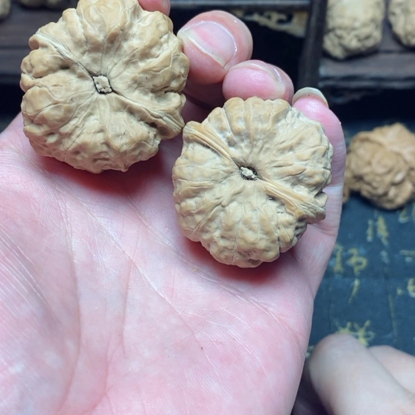 【闪购商品】桃核吊坠