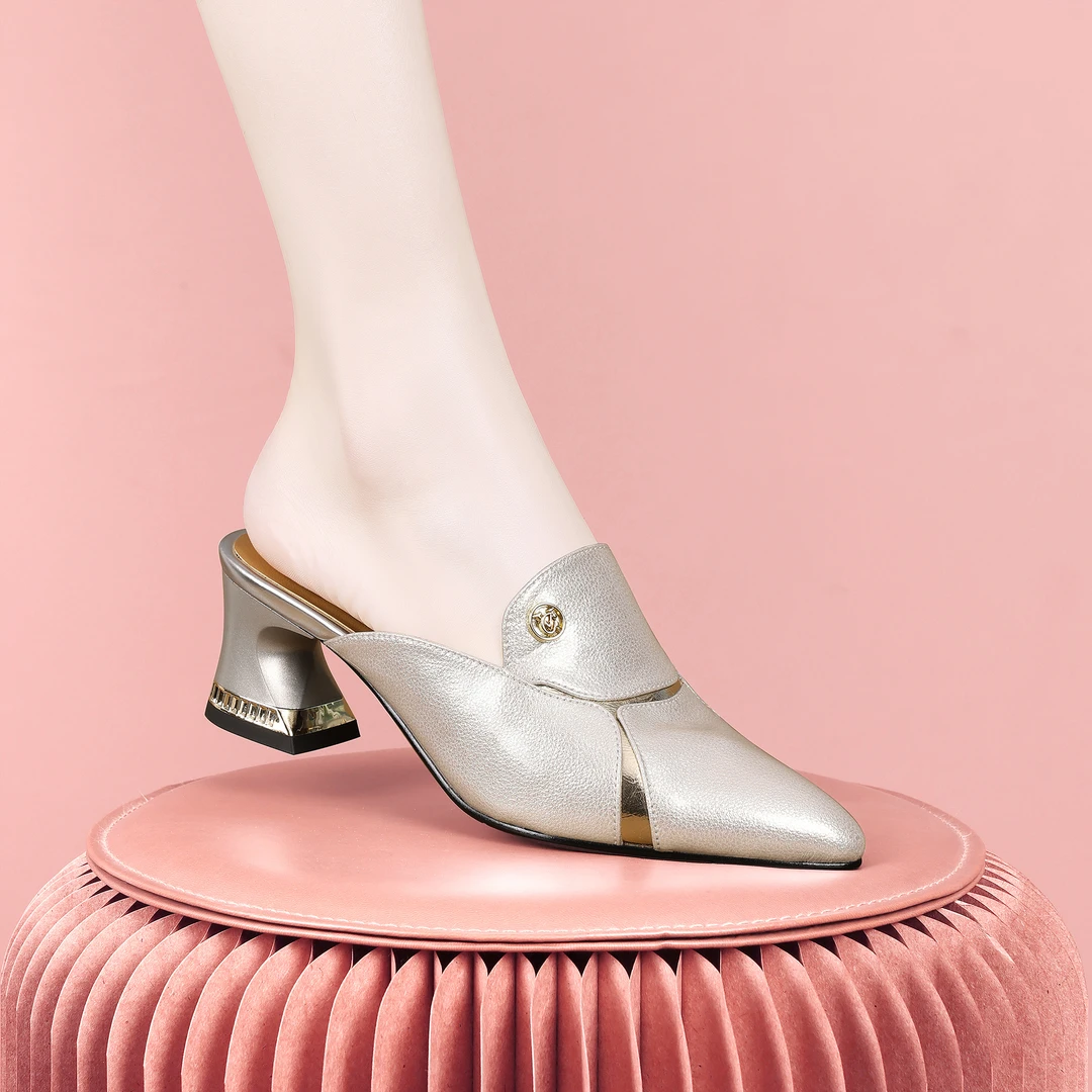 梵芮诗2024新款夏季拼色包头尖头简约外穿一脚蹬粗跟凉拖鞋-Y161