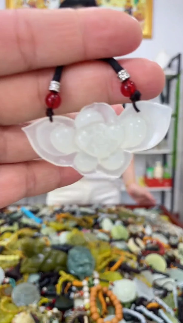 【闪购商品】蛇纹石玉吊坠未镶嵌1