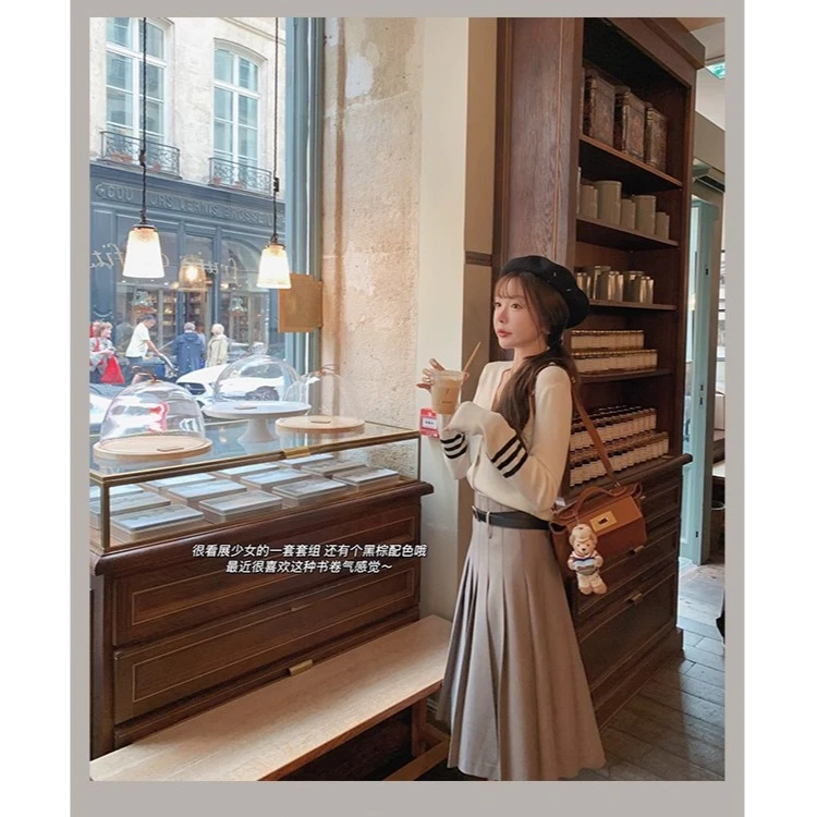 金蘑菇菇看展招牌法式套组/显瘦开衫+百褶时尚秋季高腰伞裙