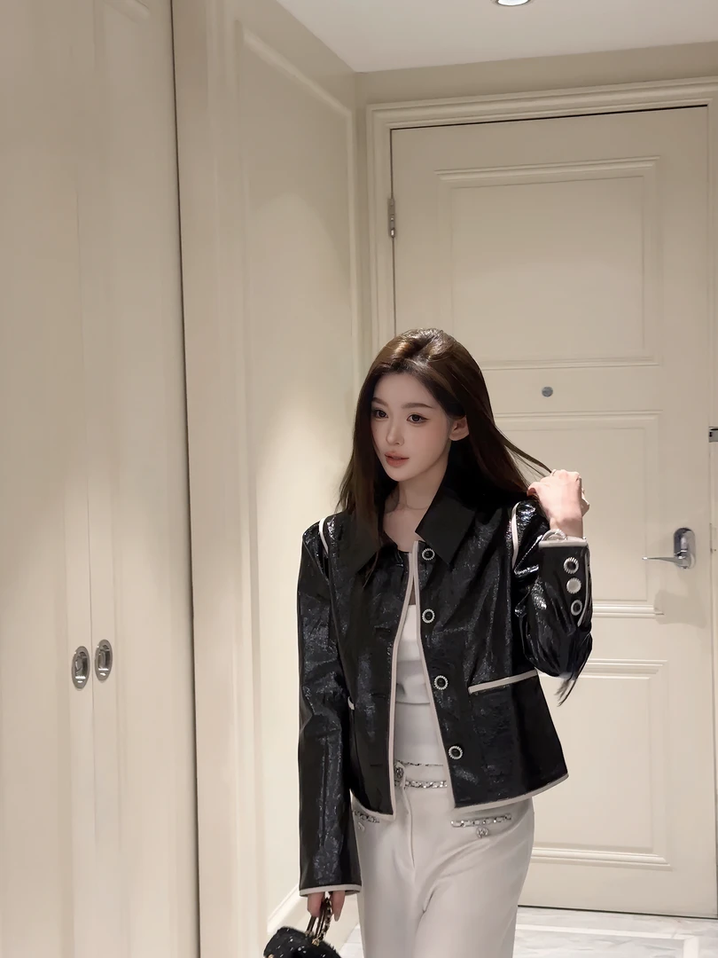 【摩登时代】黑色显瘦亮皮皮衣精致短款外套百搭翻领秋季韩版