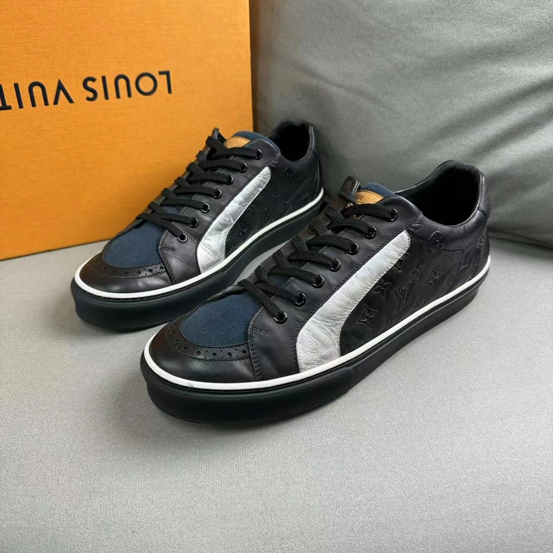 99新 LouisVuitton/路易威登 黑色白条纹浮雕压花百搭板鞋 41.5码