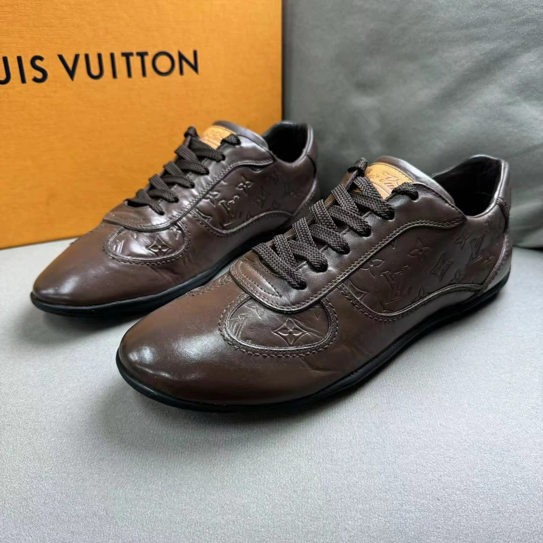 LouisVuitton/路易威登棕色亮漆面浮雕压花复古经典板鞋40码/95新