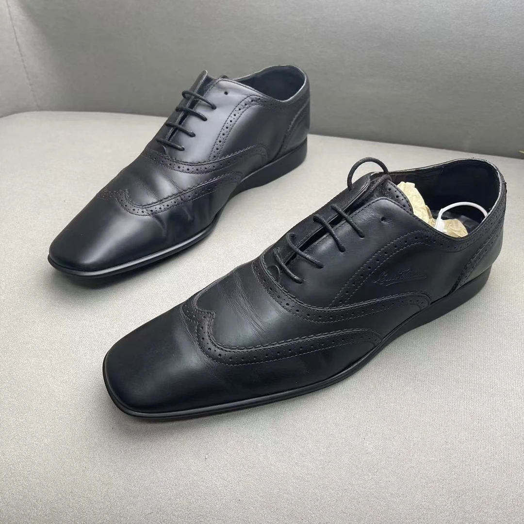 95新 LouisVuitton/路易威登 黑色镂空雕花经典百搭方头皮鞋 43码