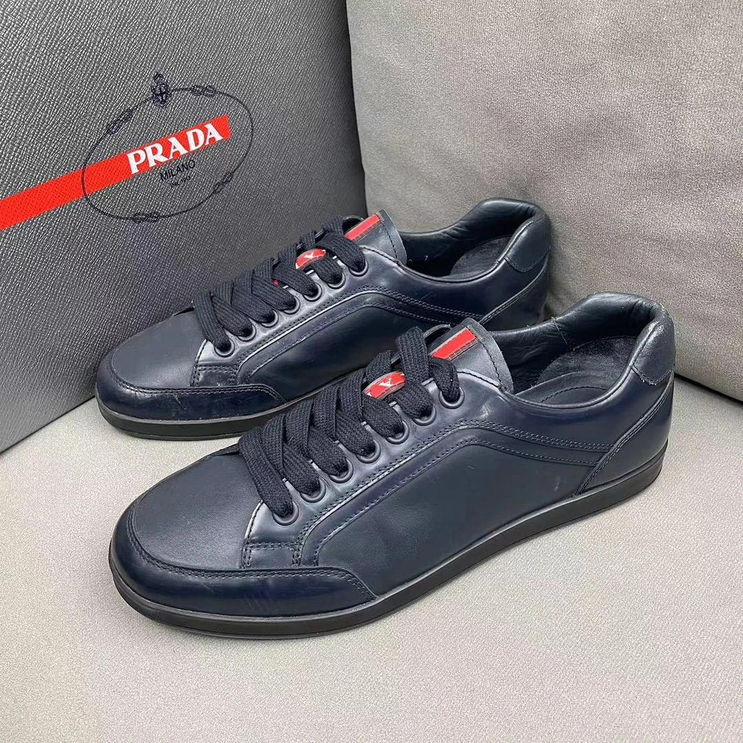 Prada/普拉达藏蓝色休闲百搭舒适复古经典低帮板鞋 41码/福利款