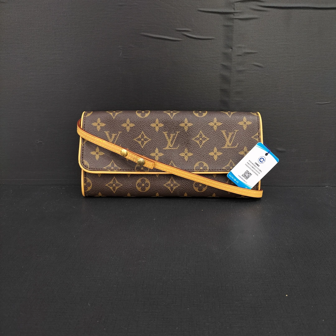 95新 LouisVuitton/路易威登 95新lv信封斜挎包／货号11638