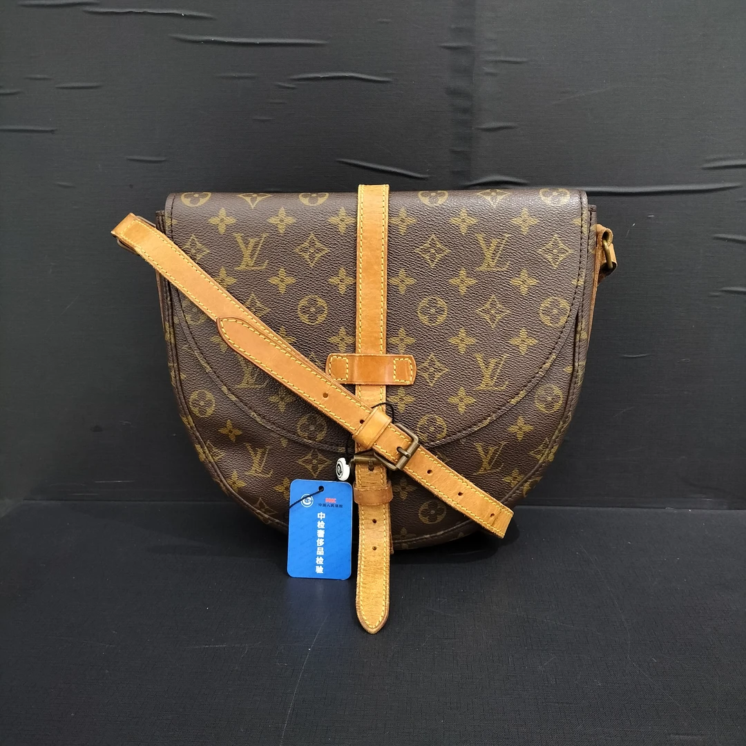 90新 LouisVuitton/路易威登 90新lv金盾斜挎包／货号11889