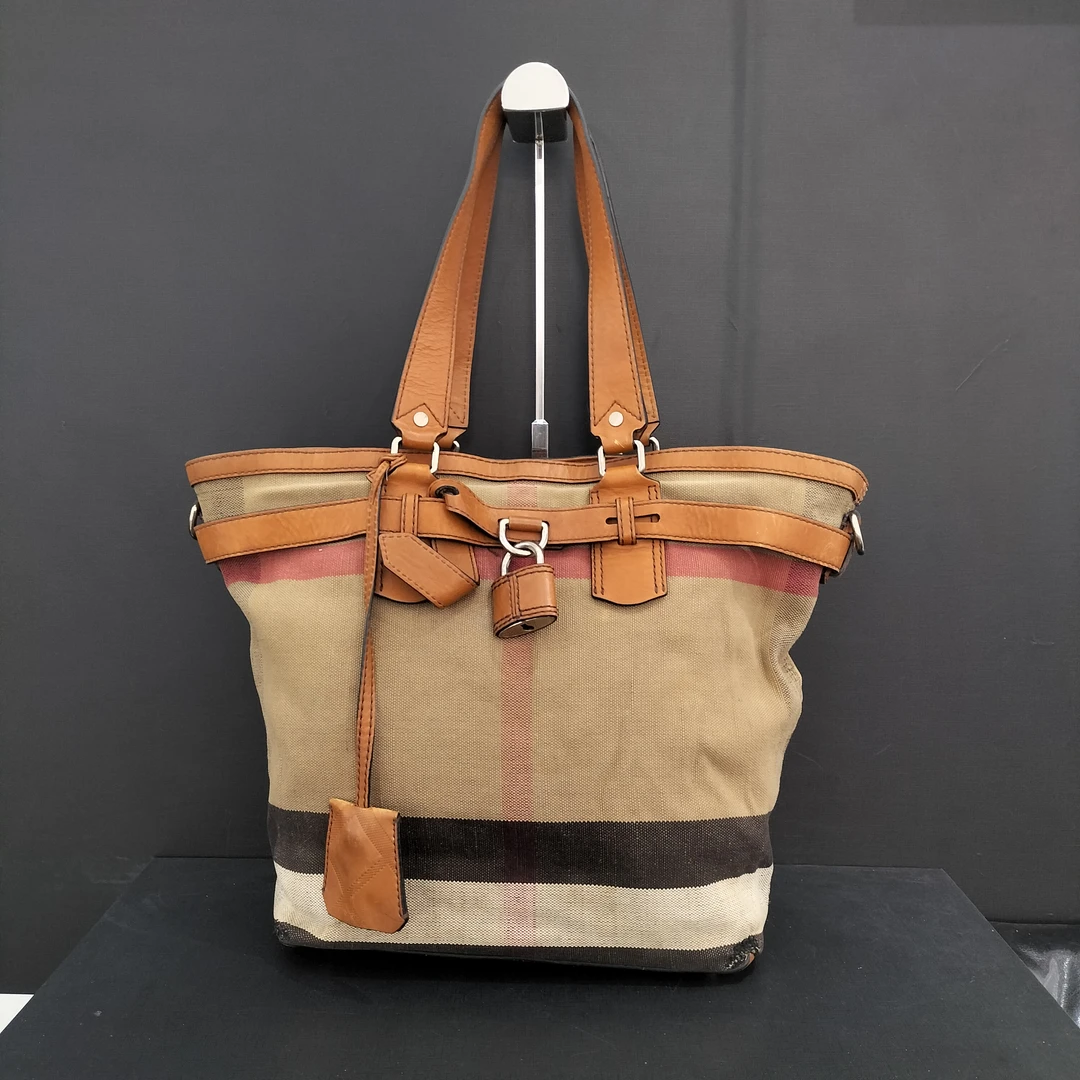 90新 BURBERRY/博柏利 巴宝莉格纹手提包/货号11102