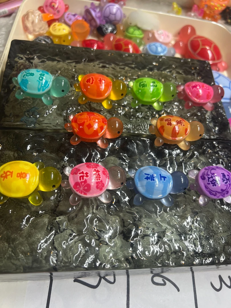 定制新款树脂玩具DIY夜光大乌龟kiki流沙李四