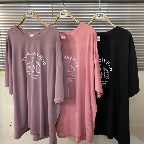 04|大码女装圆领花花宽松字母T恤