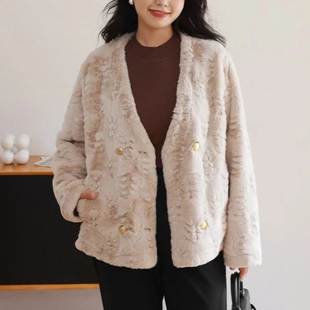 MsShe大码女装冬装轻奢小香风V领双排扣仿水貂毛毛外套D~M2310096