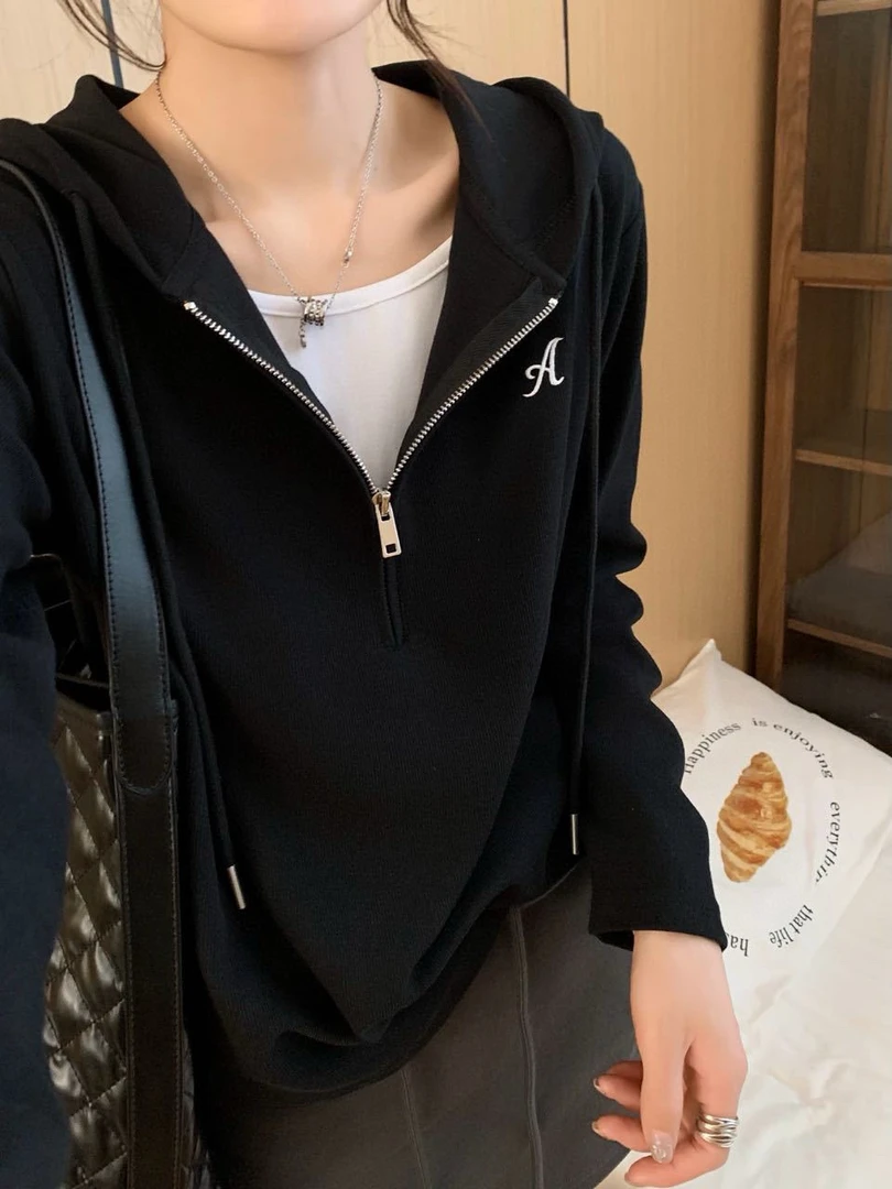 蛇骨纹A字母刺绣假两件帽衫打底衫T恤