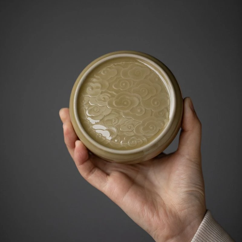 清心也 单色釉 祥云纹盖置 手工 陶瓷 色釉 纯色 防烫 定窑黄