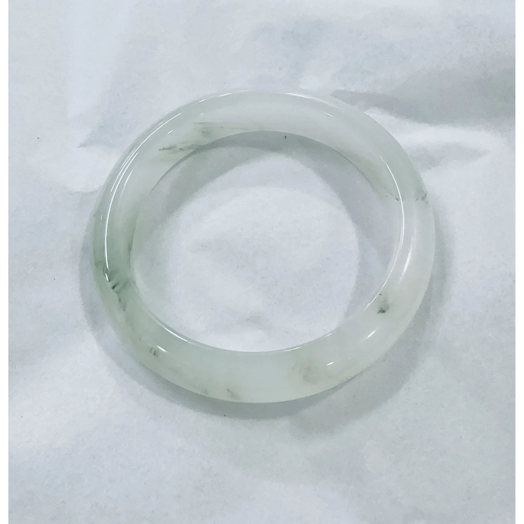 石英质玉手镯多样性发货（轻微色差，实物为准）编号：115