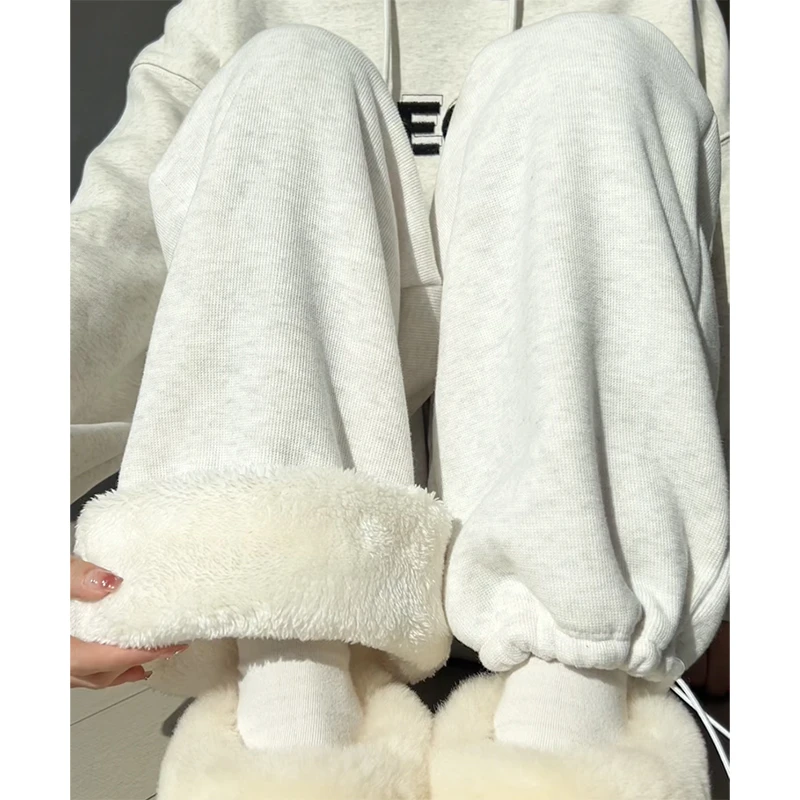 雅痞卫裤女羊羔绒灰色运动裤子秋冬宽松高腰休闲加厚阔腿保暖棉裤