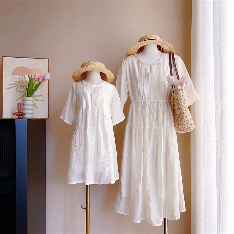 现货【爱丽丝】2024新款夏装8874女宝公主透气纯色碎花仙气连衣裙