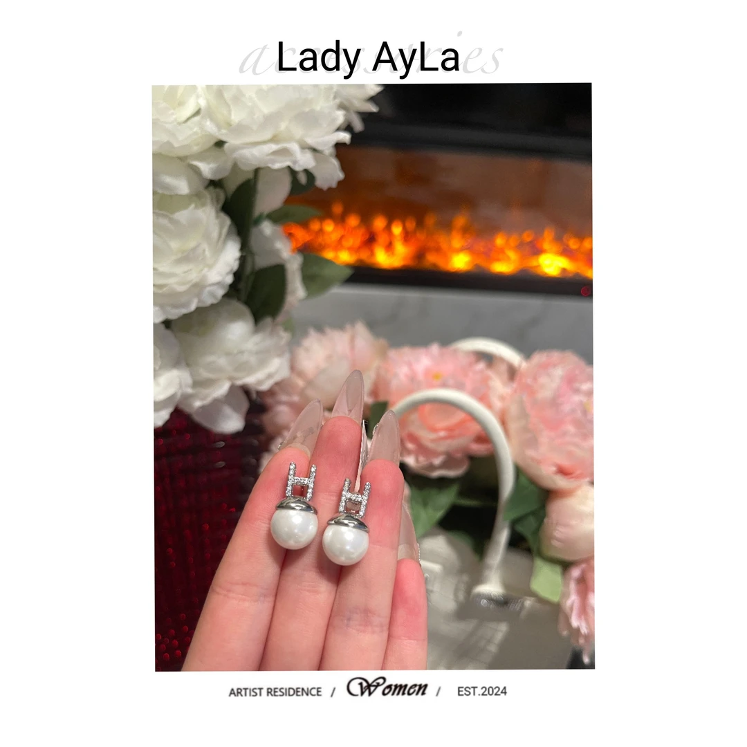 铜合金仿珍珠耳饰 字母H闪皓大珠珠百搭耳钉AL285