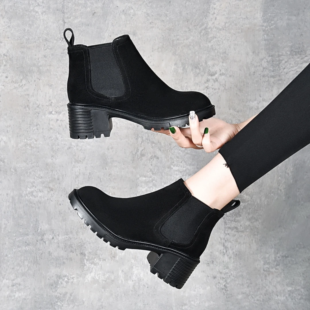 2025新款真皮圆头女短靴瘦瘦靴黑色厚底气质时尚百搭女靴网红短筒