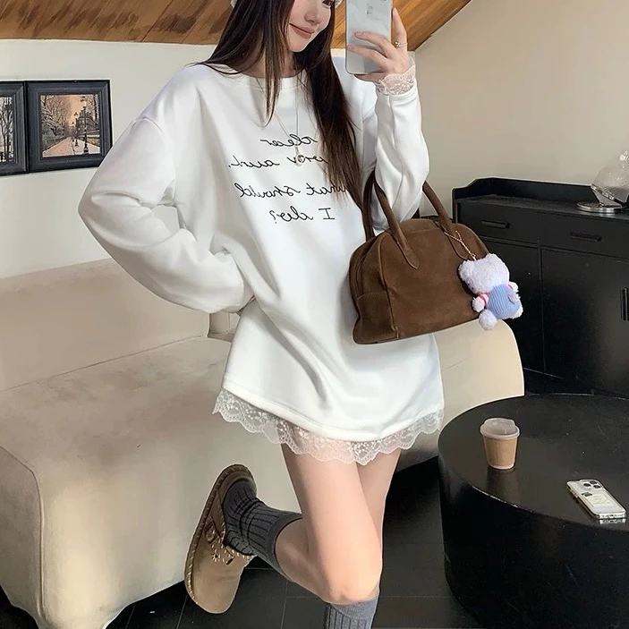 妮妮家6159字母印花圆领蕾丝拼接长袖上衣