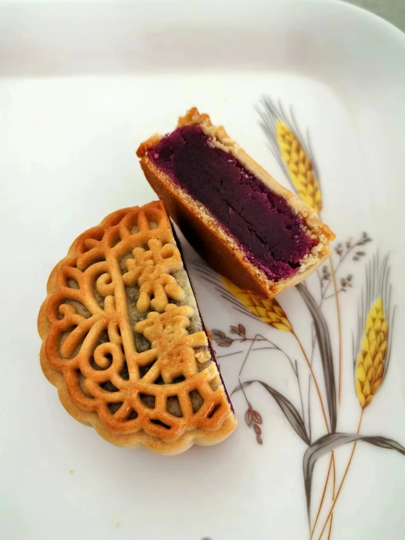 多种口味.凤梨.香芋蓉.奶香椰蓉.紫薯月饼.枣泥.山楂.广式月饼