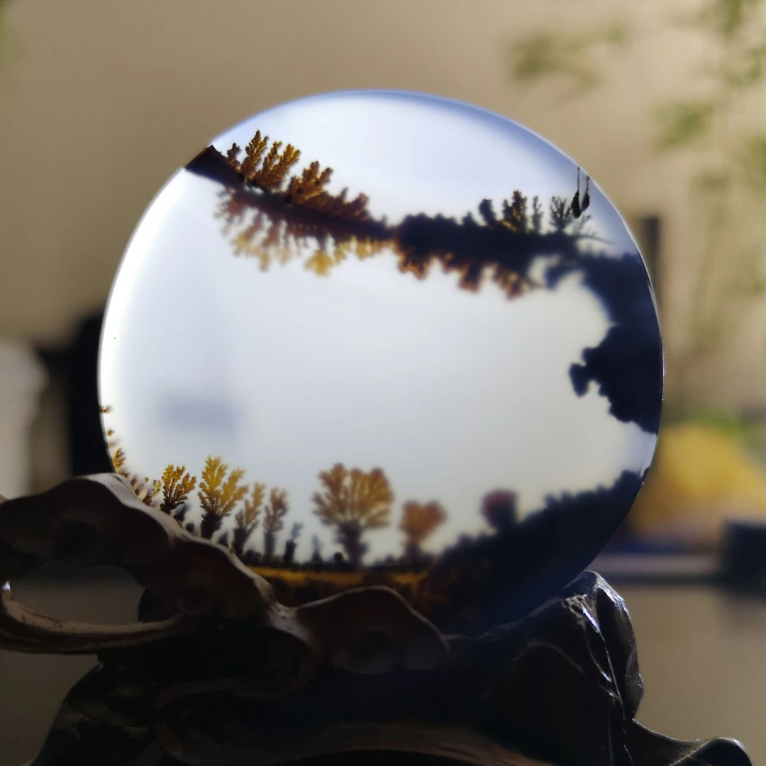 海洋玉髓--西湖美景（冰种），尺寸：50x9mm