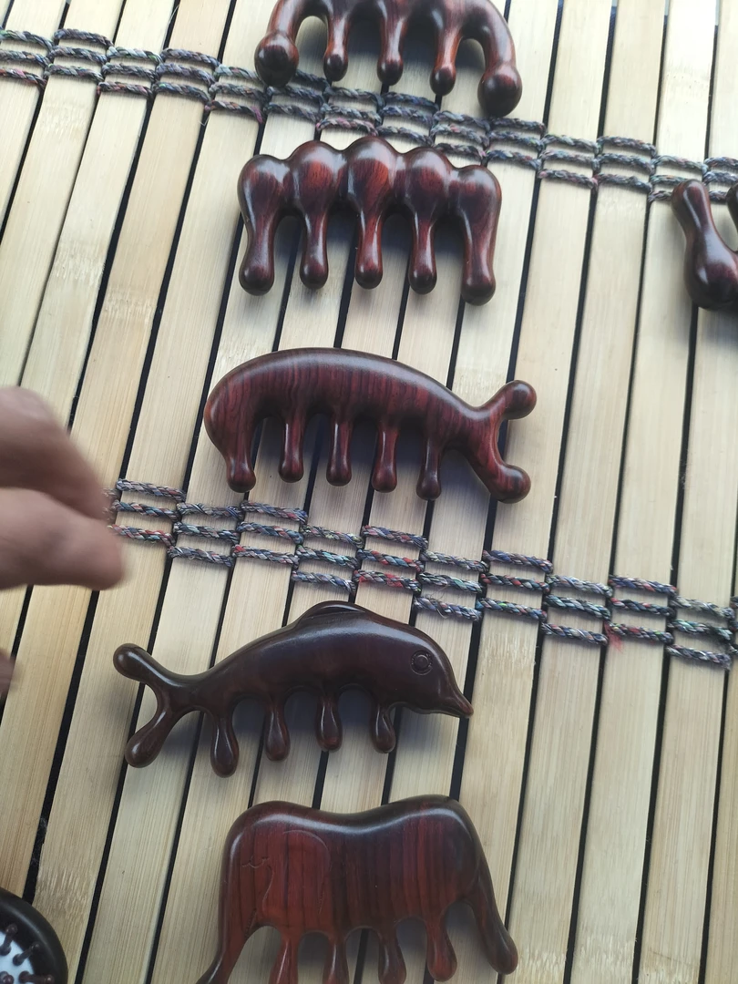 实木犀牛角紫檀按摩梳