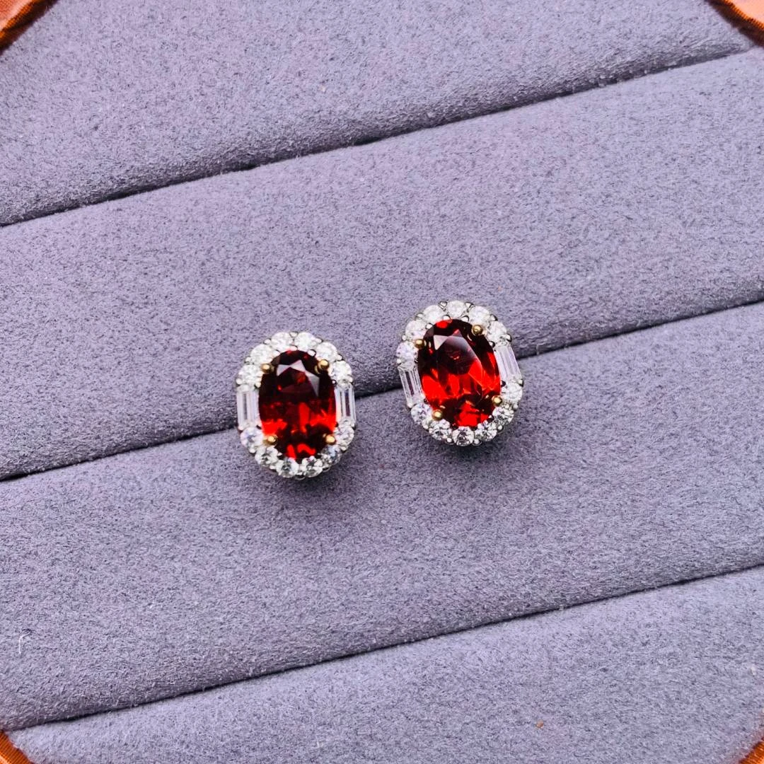 925纯银镶嵌天然莫桑比克鸽血红石榴石白黄双色豪华防过敏