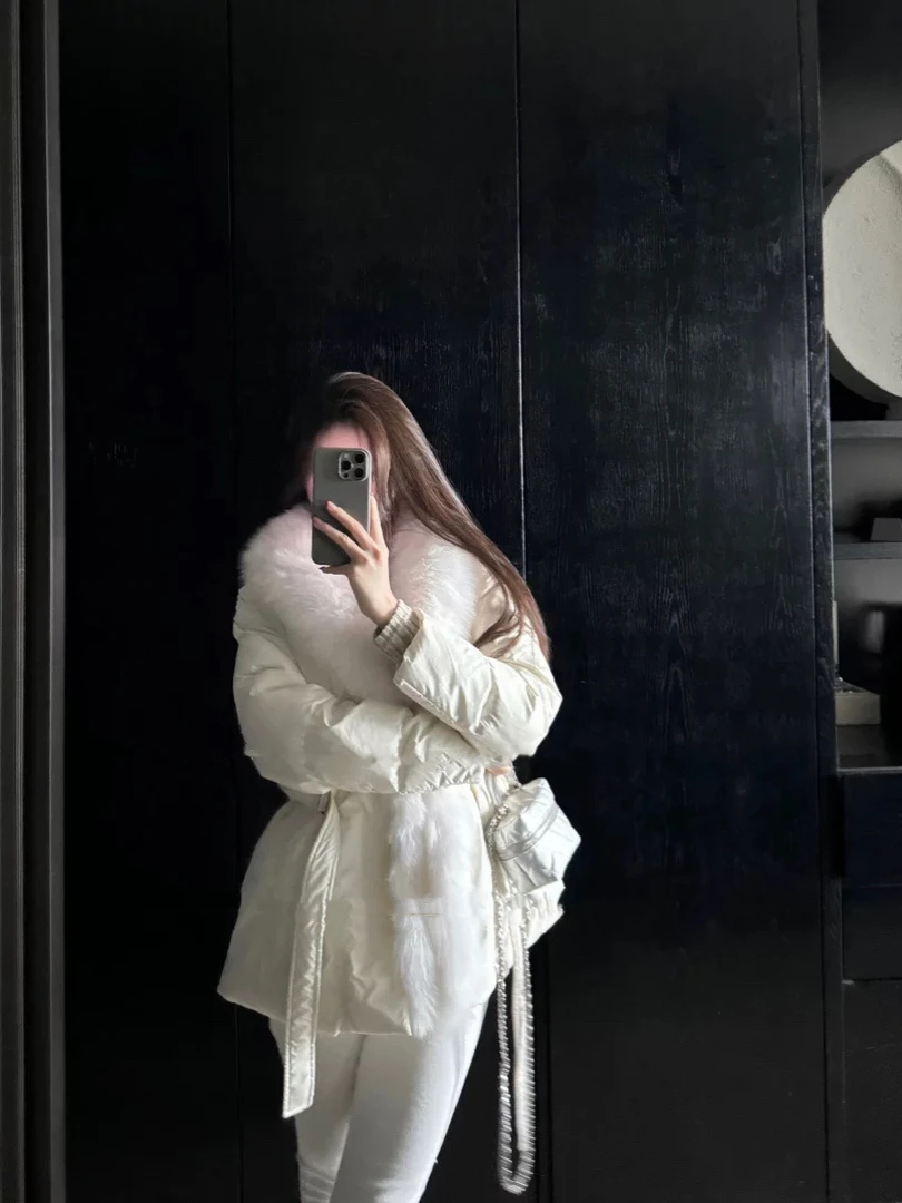 狐狸大毛领鹅绒羽绒服女短款收腰高端奢华新款冬季外套