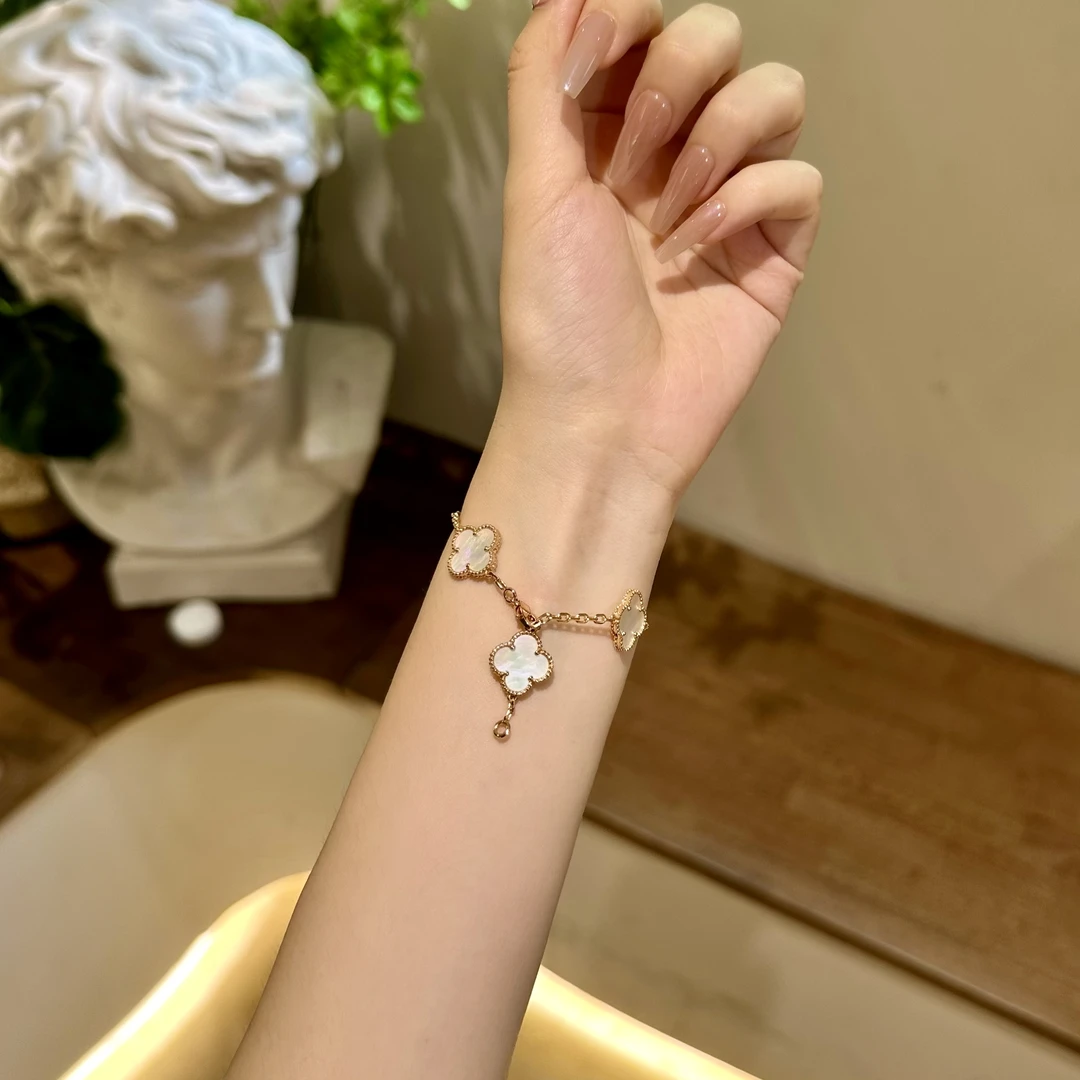 铜合金手链 高定全白色五花系列轻奢气质手链