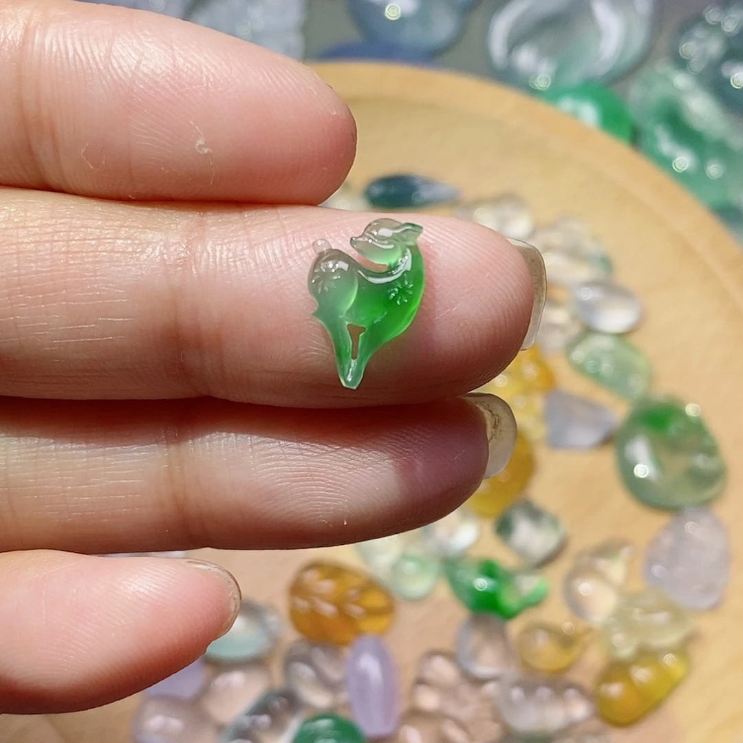 翡翠颈饰未镶嵌翡翠