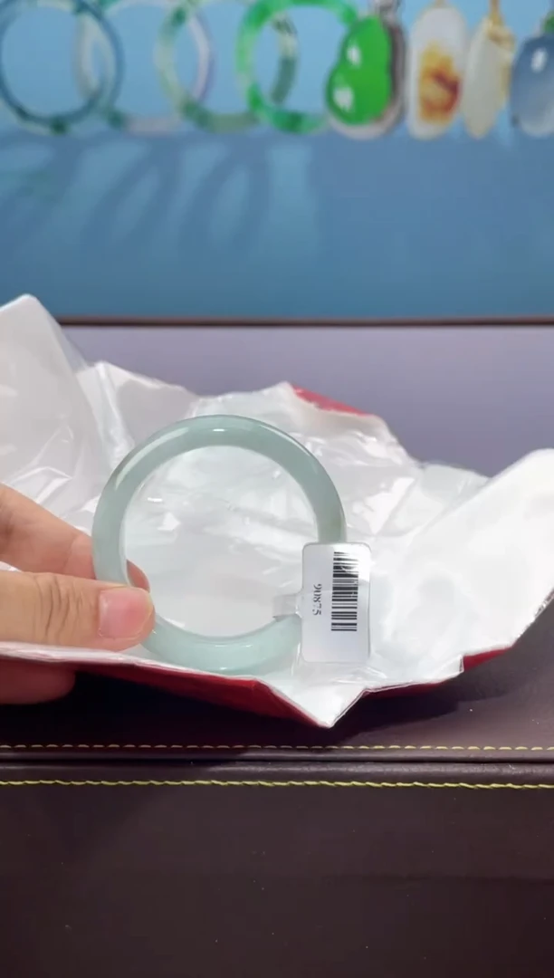【闪购商品】翡翠手镯未镶嵌手镯30