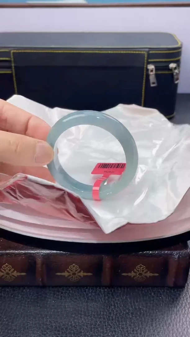 【闪购商品】翡翠手镯未镶嵌手镯6