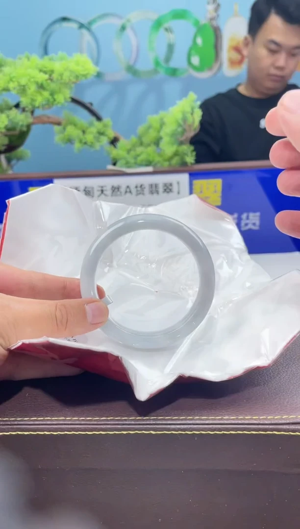 【闪购商品】翡翠手镯未镶嵌手镯33