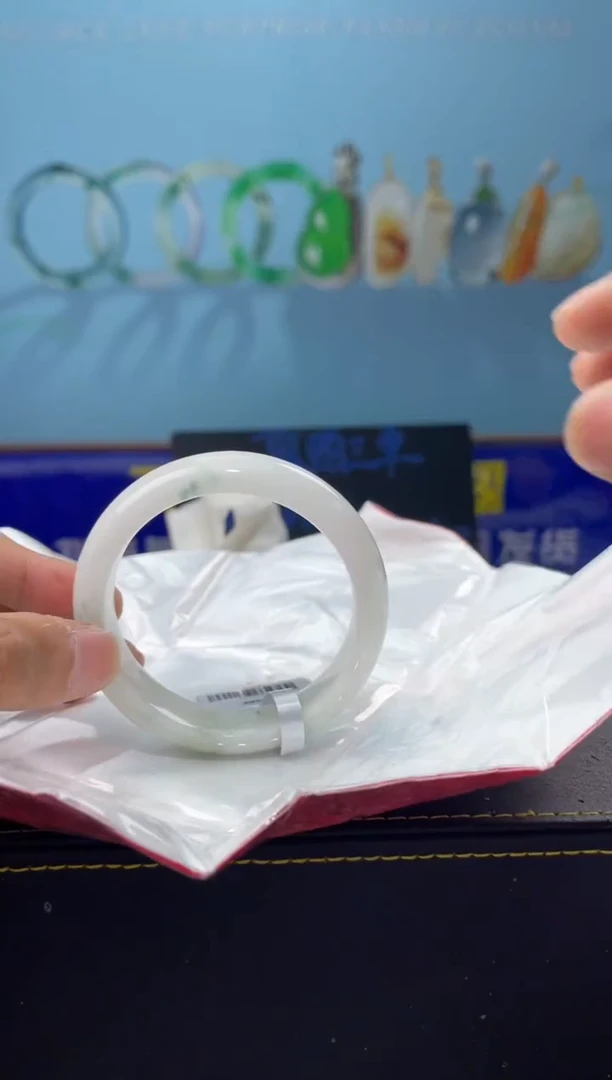 【闪购商品】翡翠手镯未镶嵌手镯16