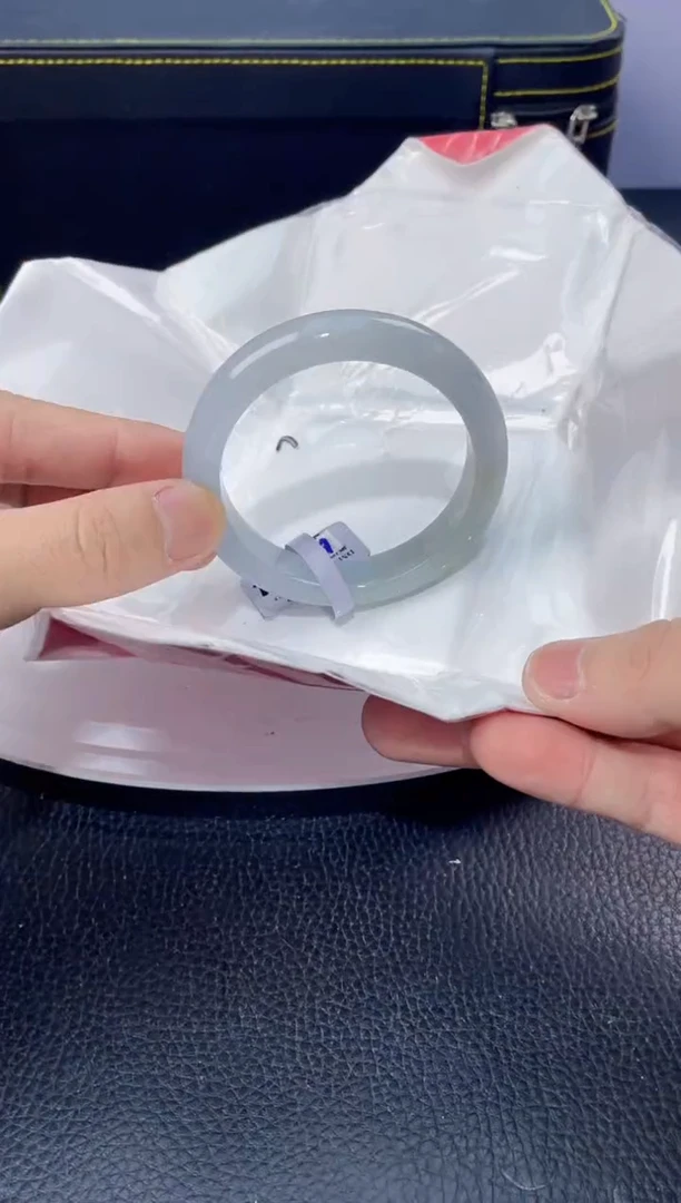 【闪购商品】翡翠手镯未镶嵌手镯13