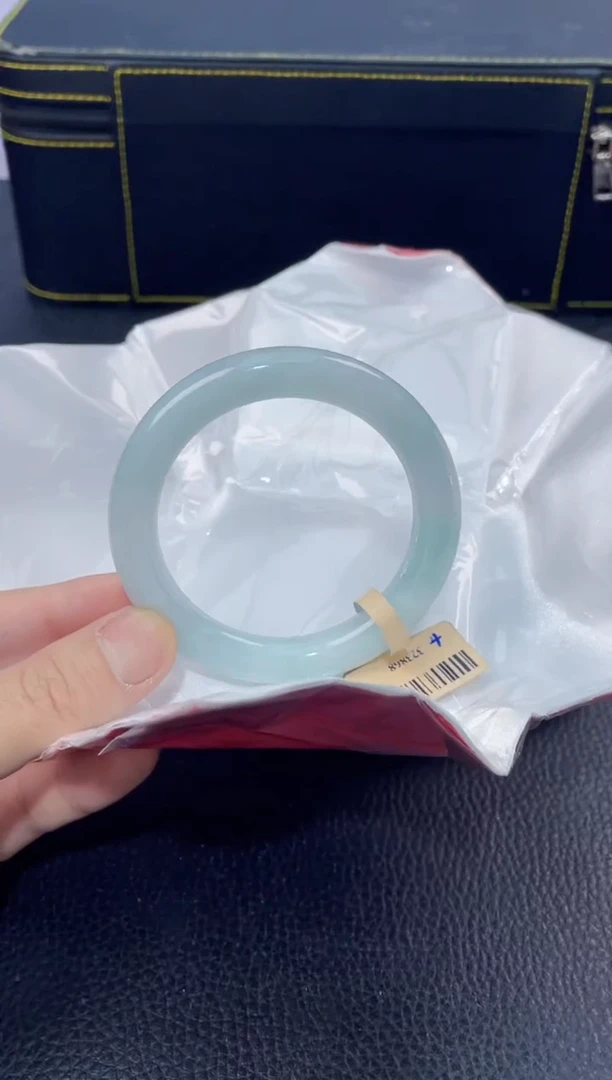 【闪购商品】翡翠手镯未镶嵌手镯23