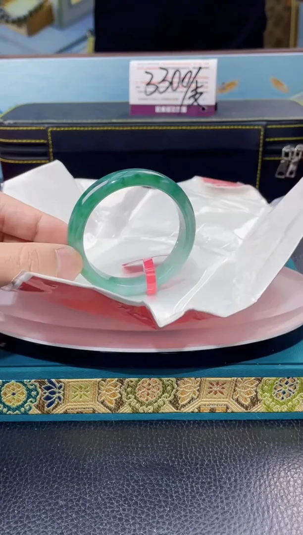 【闪购商品】翡翠手镯未镶嵌手镯1