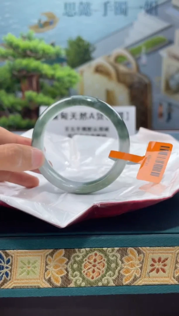 【闪购商品】翡翠手镯未镶嵌手镯8