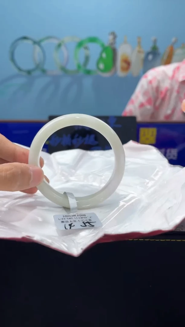 【闪购商品】翡翠手镯未镶嵌手镯27