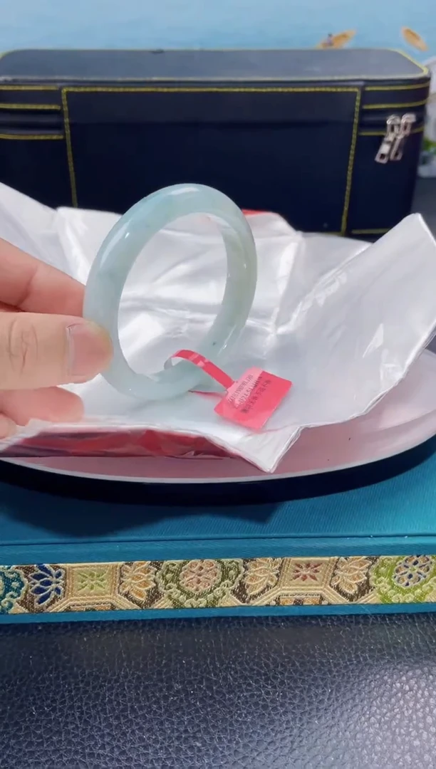【闪购商品】翡翠手镯未镶嵌手镯4