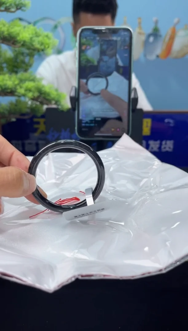【闪购商品】翡翠手镯未镶嵌手镯1