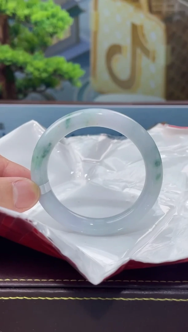 【闪购商品】翡翠手镯未镶嵌手镯18