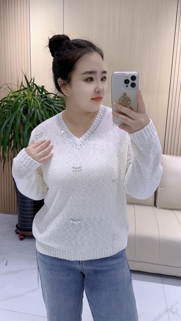 【聪姐推荐】8211韩系软糯烫钻钉珠毛衣（衣长63，胸围122）