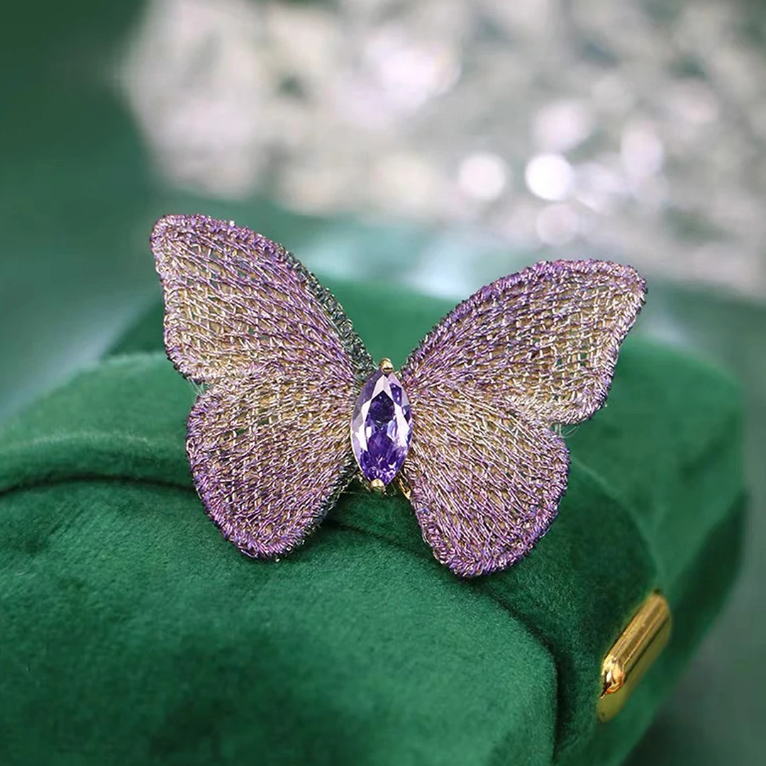 合金仿珍珠胸针 新款轻奢款【刺绣蝴蝶胸针】配饰胸花别针衣服