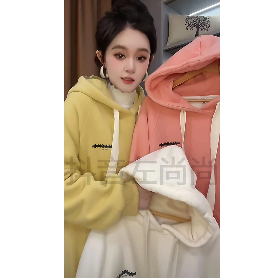 8612-万人迷2024冬装新款加绒加厚卫衣字母印花宽松连帽上衣女BJR